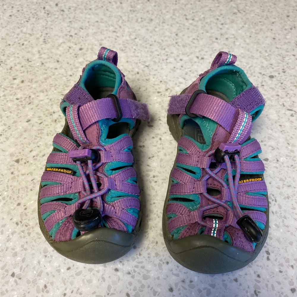 Toddler Keen shoes size 8